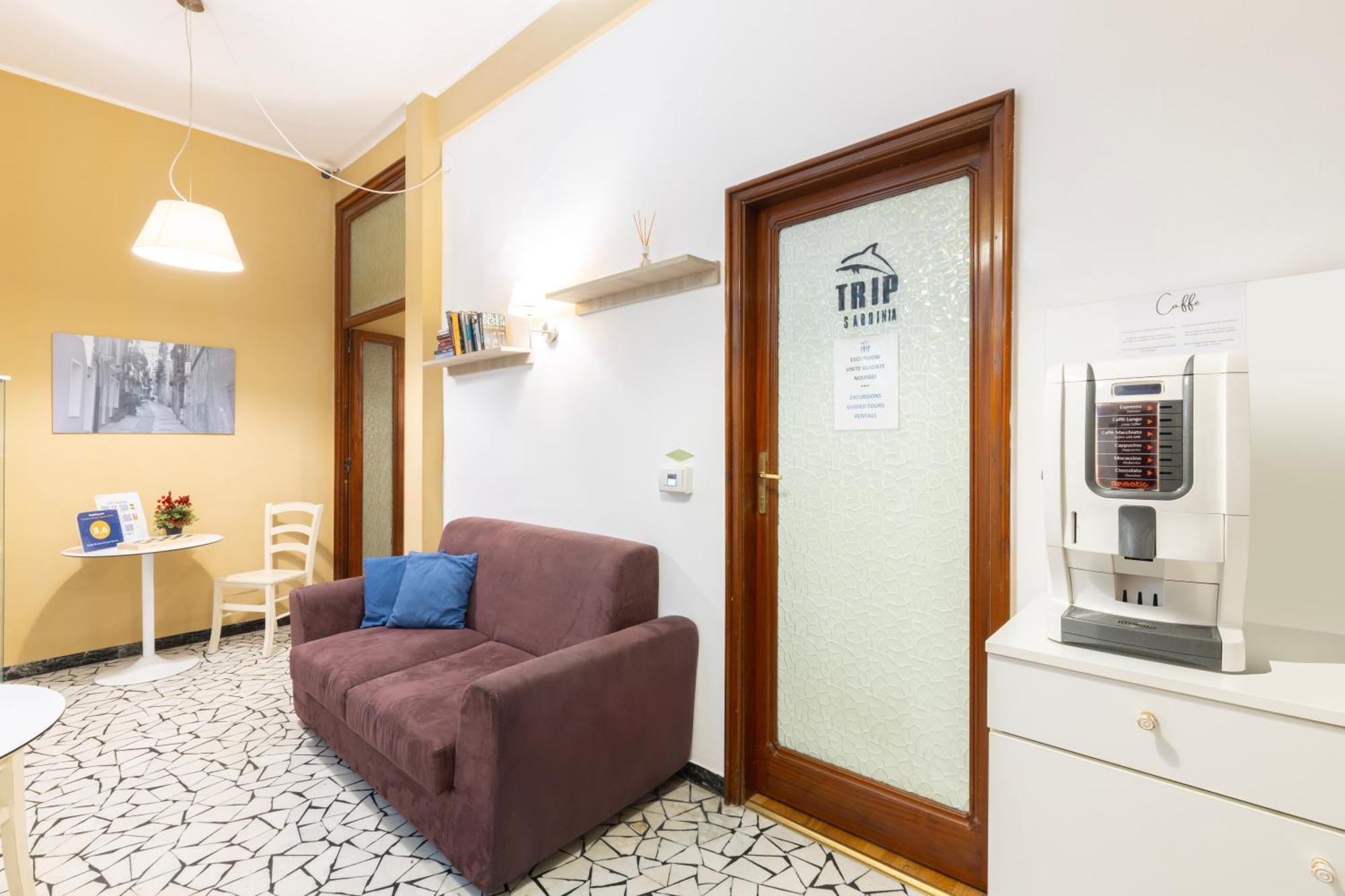 Kalie Rooms Guest House Кальяри Экстерьер фото