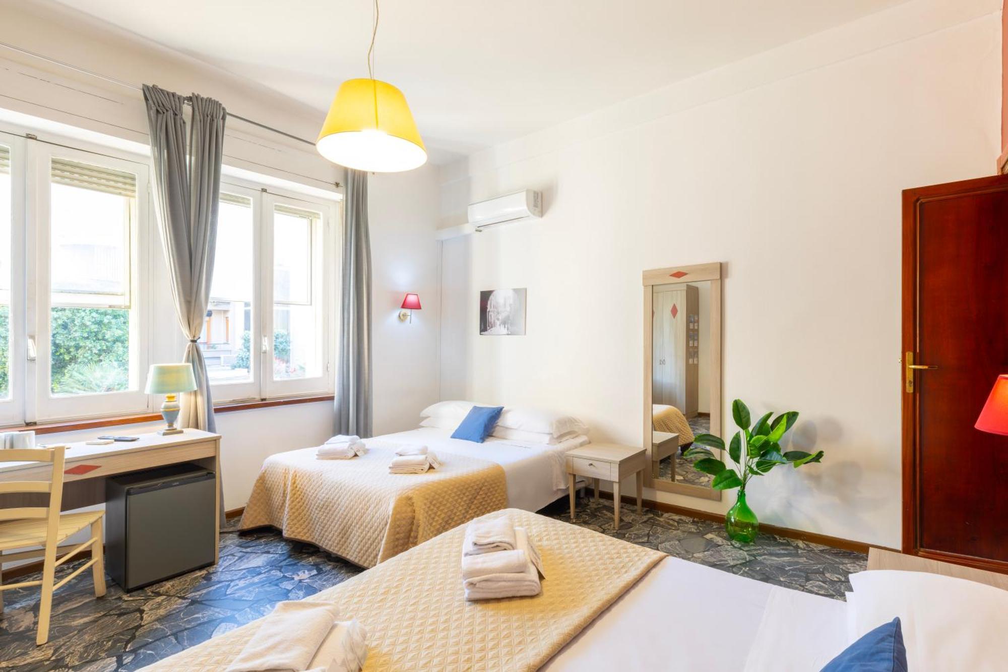 Kalie Rooms Guest House Кальяри Экстерьер фото
