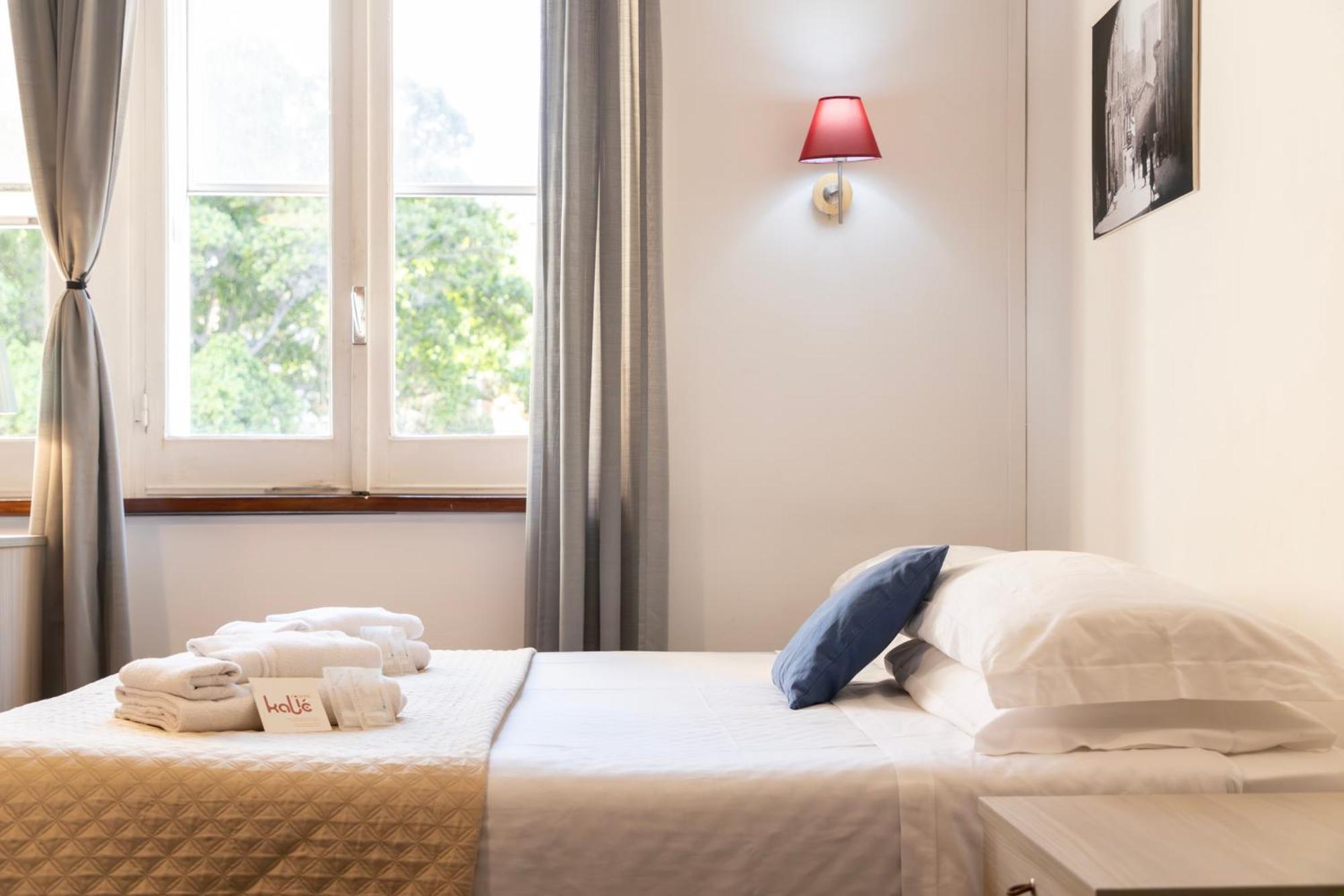 Kalie Rooms Guest House Кальяри Экстерьер фото