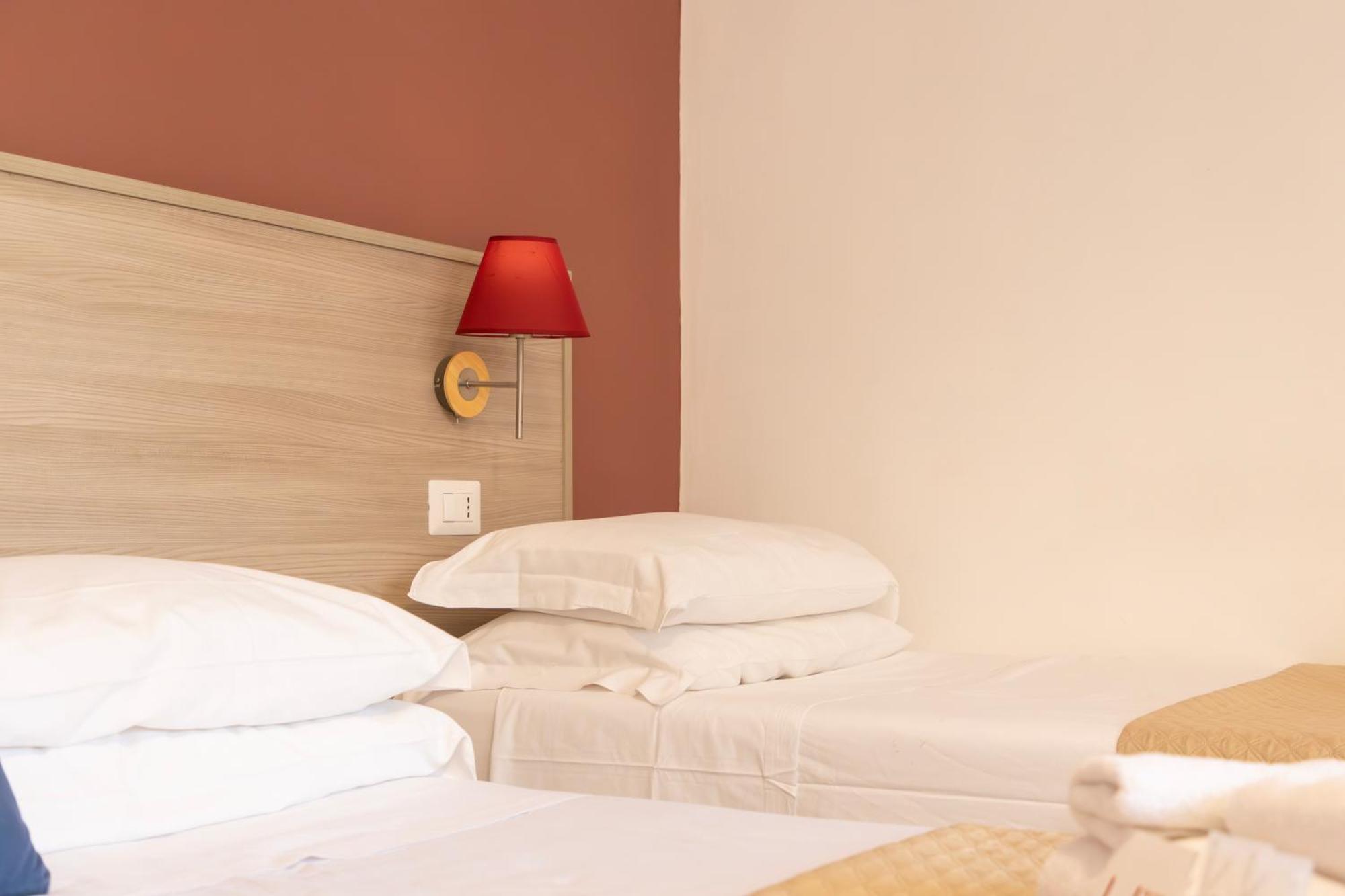 Kalie Rooms Guest House Кальяри Экстерьер фото