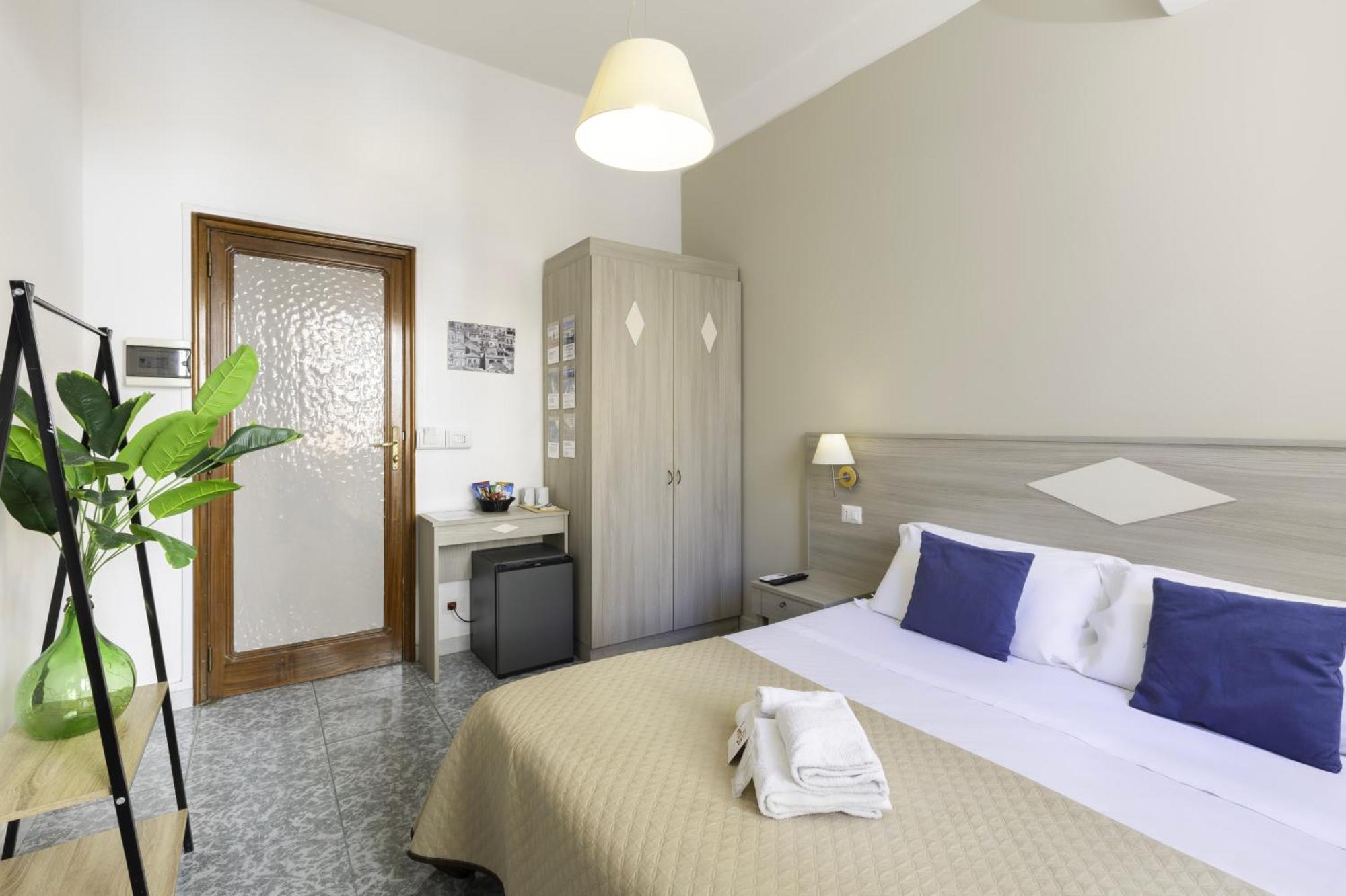 Kalie Rooms Guest House Кальяри Экстерьер фото