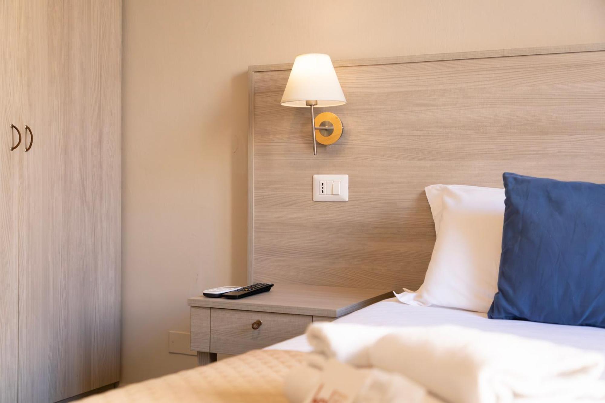 Kalie Rooms Guest House Кальяри Экстерьер фото