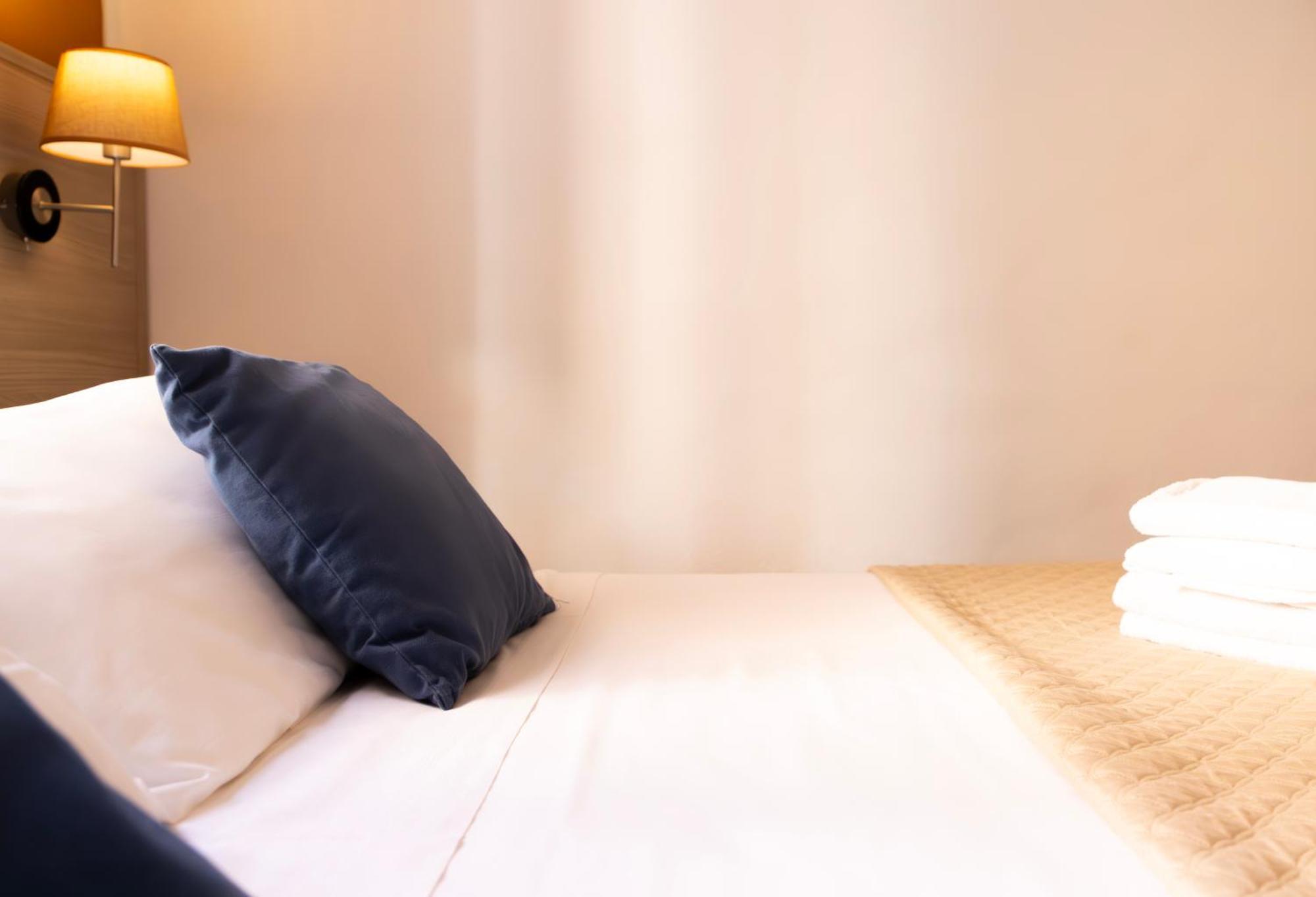 Kalie Rooms Guest House Кальяри Экстерьер фото