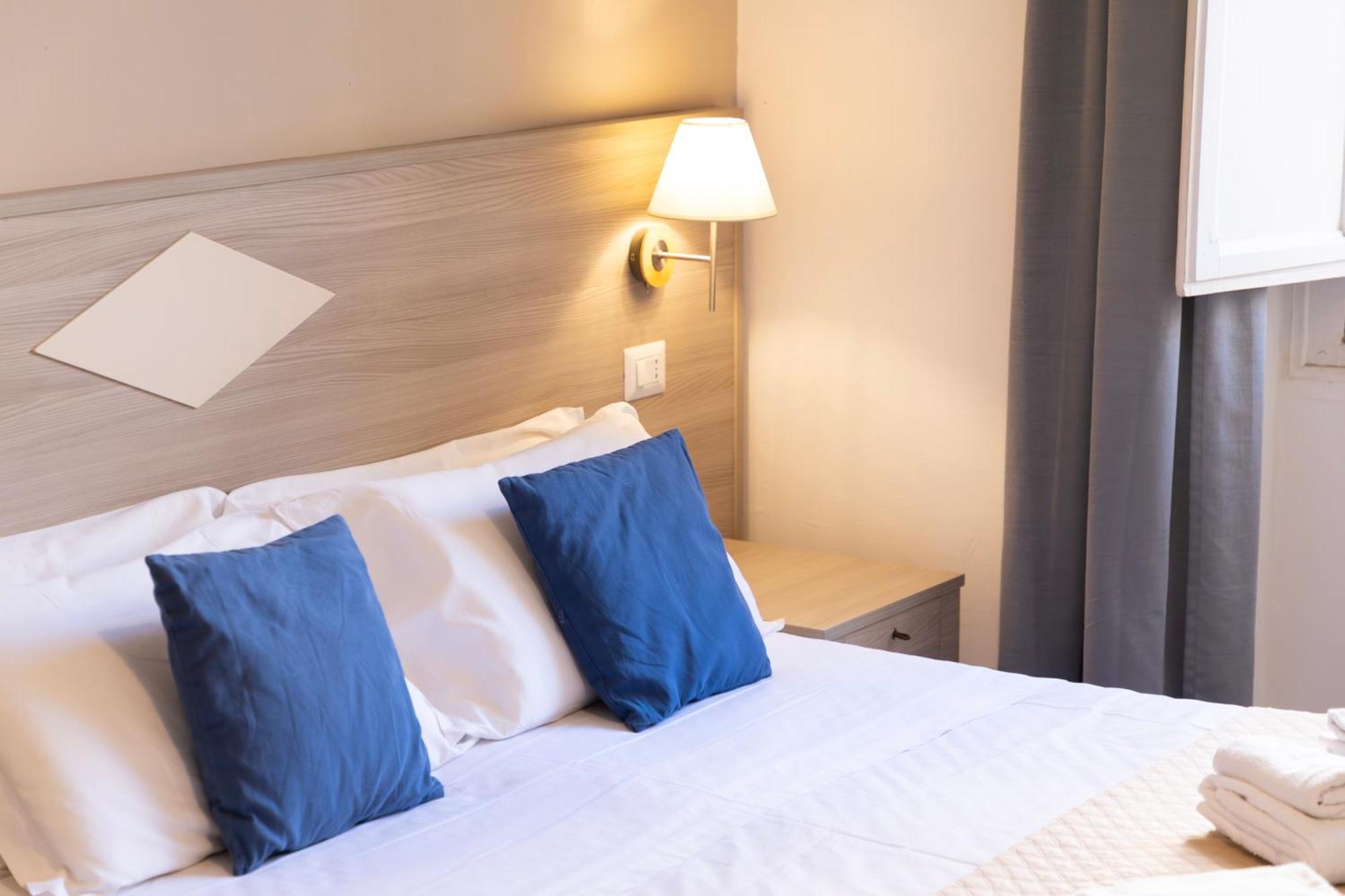 Kalie Rooms Guest House Кальяри Экстерьер фото