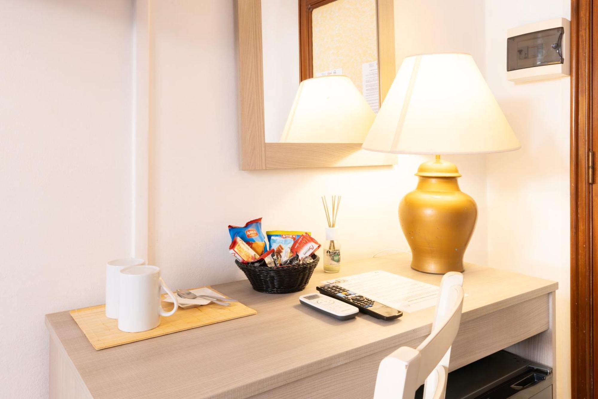 Kalie Rooms Guest House Кальяри Экстерьер фото